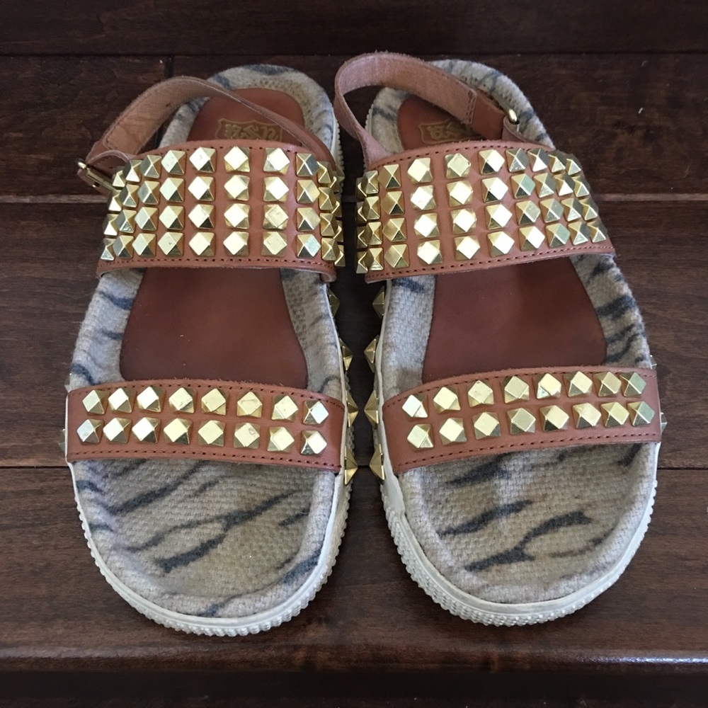 Ash gold studded sandal